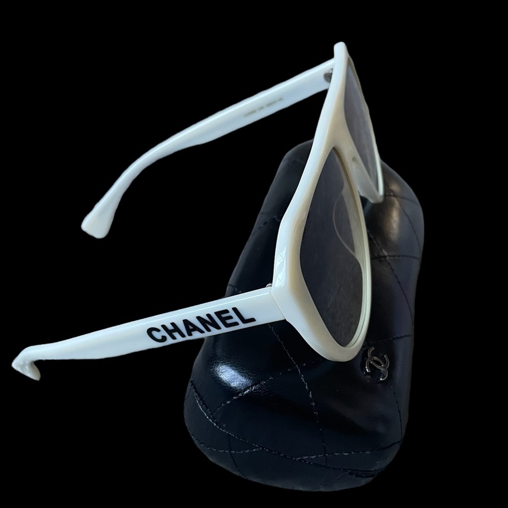 White CHANEL sunglasses unisex